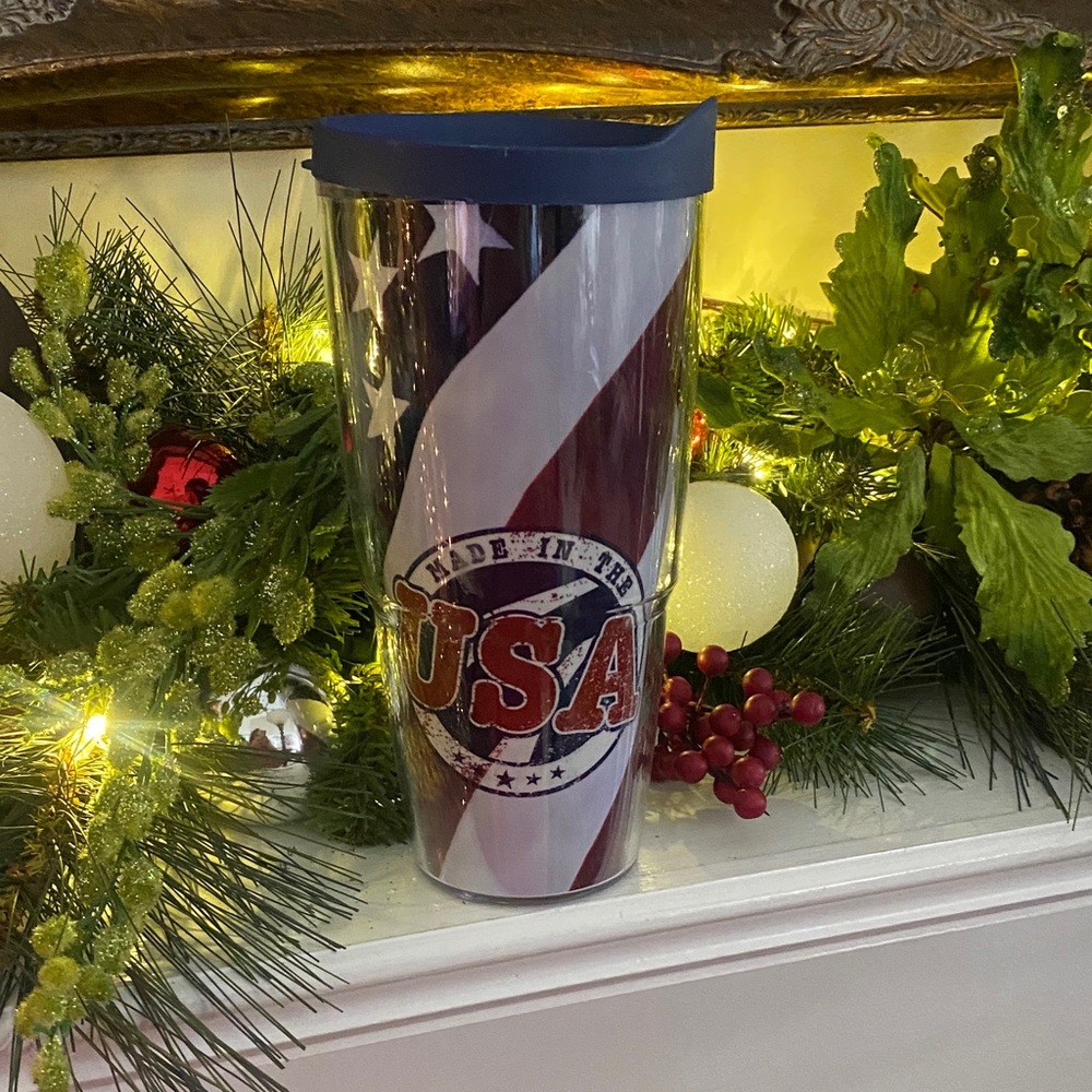 USA Flag Tumbler with Lid